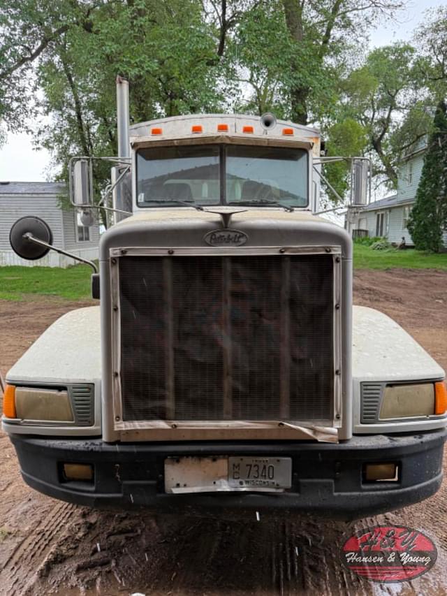 Image of Peterbilt 377 equipment image 4