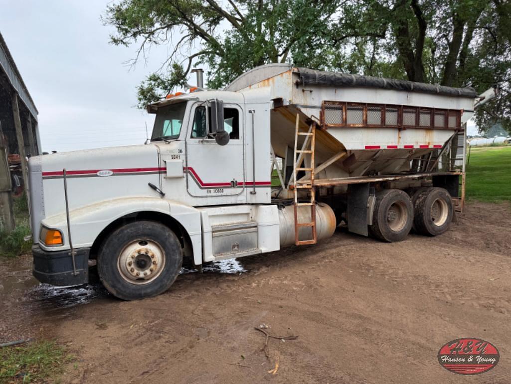 Image of Peterbilt 377 Primary image