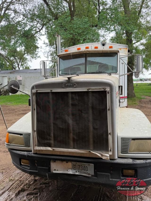 Image of Peterbilt 377 equipment image 3