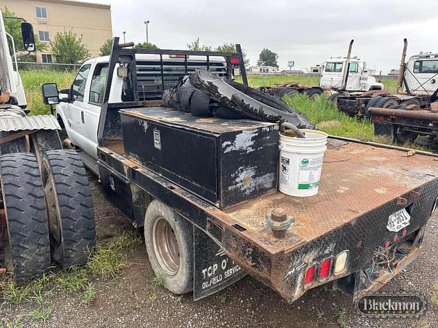 Image of Ford F-350 equipment image 4