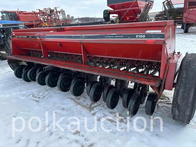 Image of International Harvester 5100 equipment image 4