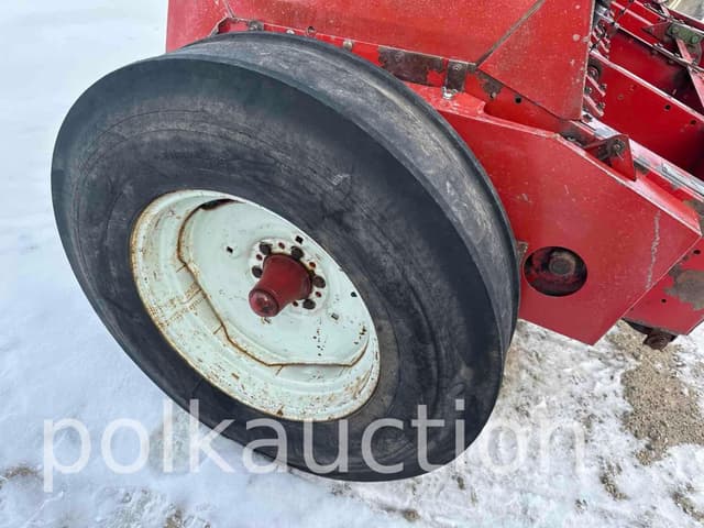Image of International Harvester 5100 equipment image 2