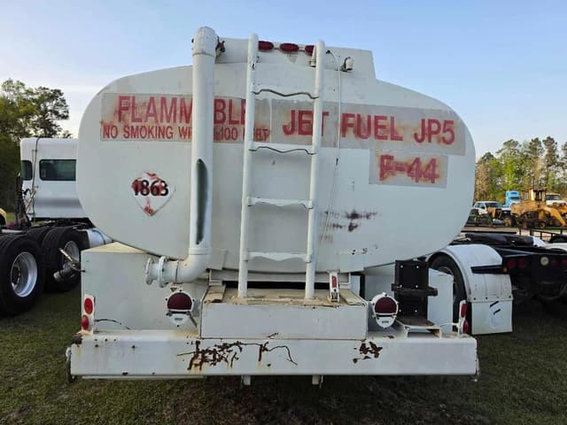 Image of International 7400 equipment image 2