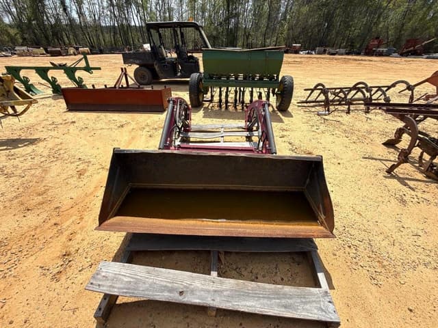 Image of Mahindra Max 26L equipment image 4