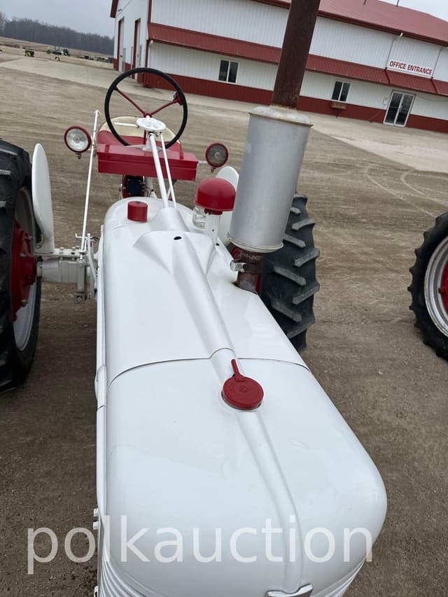 Image of Farmall Super H equipment image 2