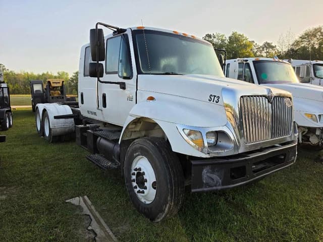 Image of International 7400 equipment image 3