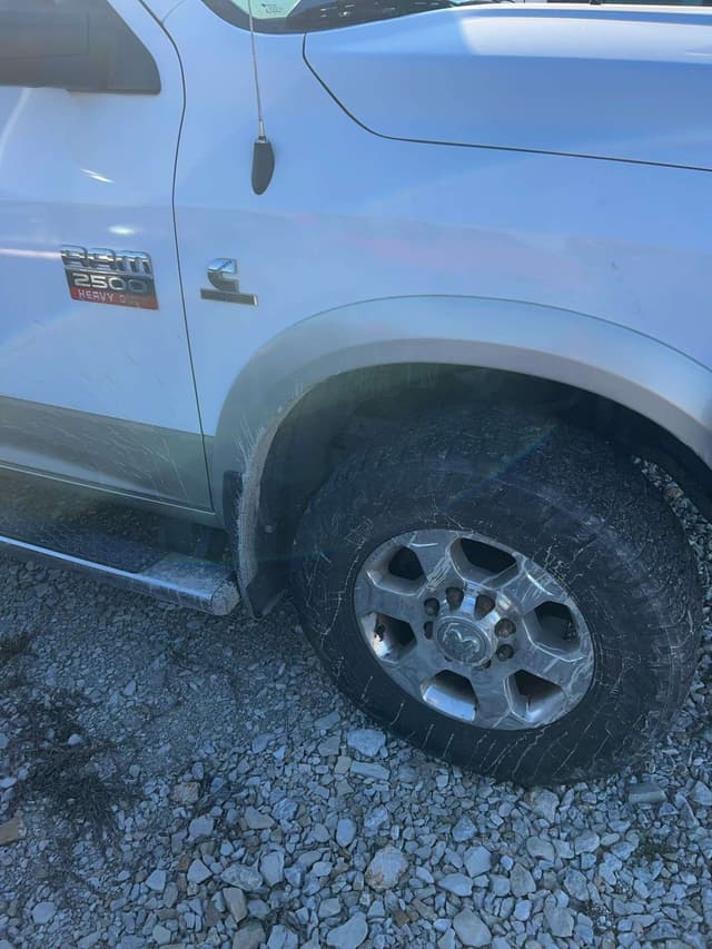 Image of Dodge Ram 2500 equipment image 3