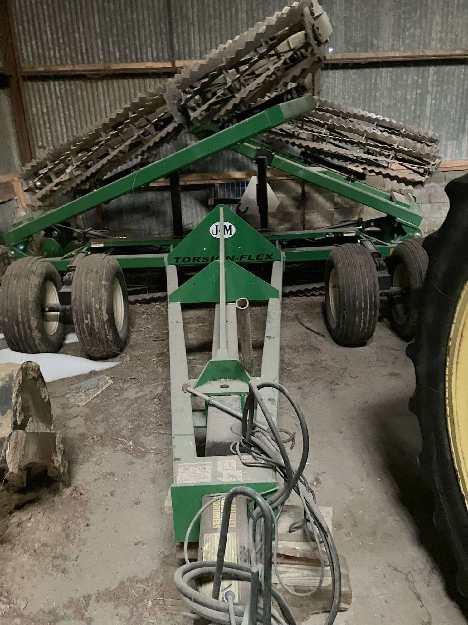 J&M TF212 Equipment Image0