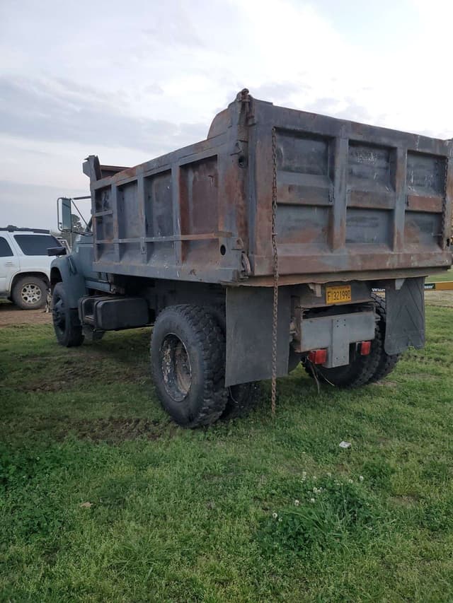 Image of Ford F-800 equipment image 1