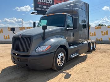 Main image International LT625