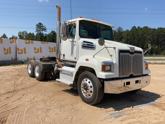 Image of Western Star 4700SF equipment image 2
