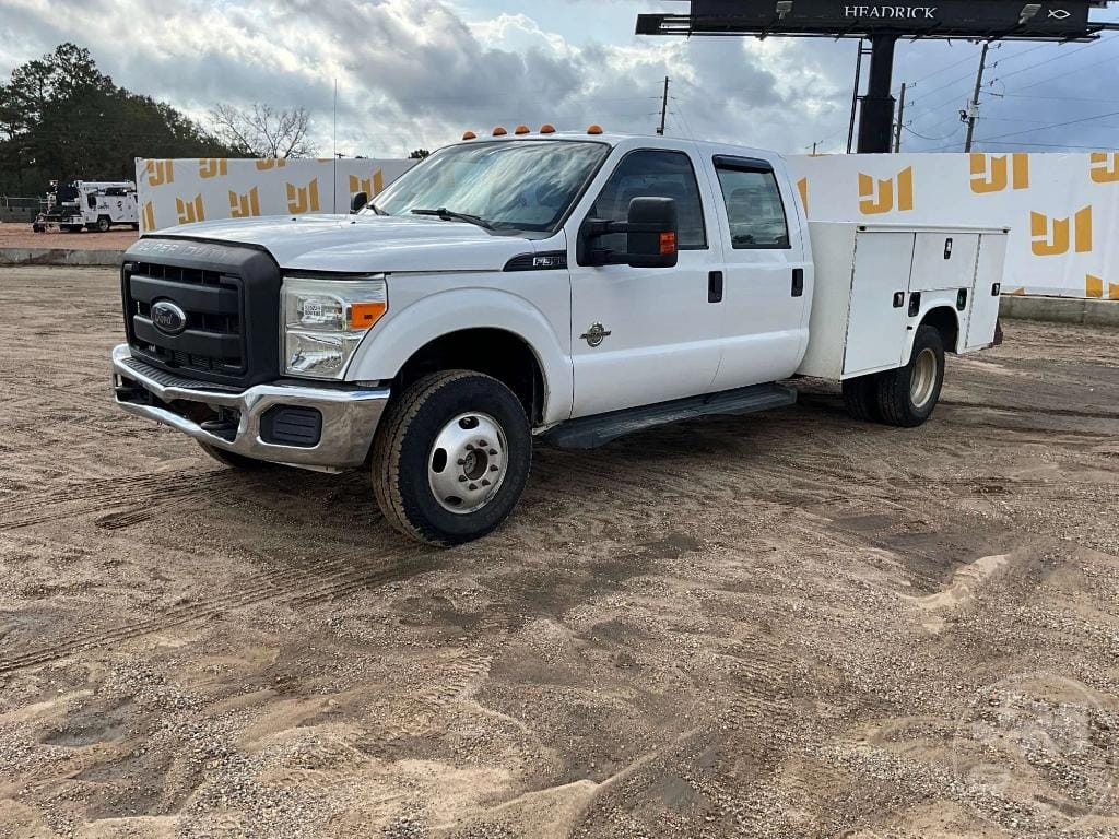 2016 Ford F-350 Equipment Image0