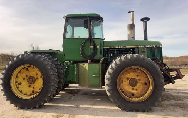 Image of John Deere 8640 equipment image 1