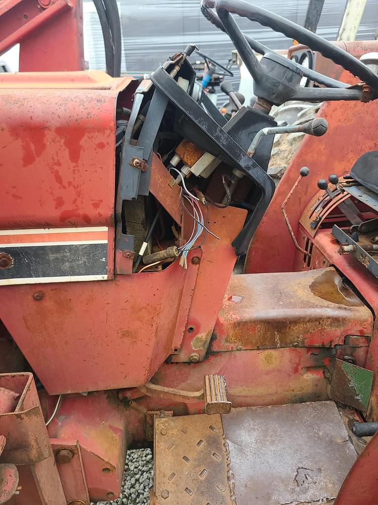 Main image International Harvester 684 9