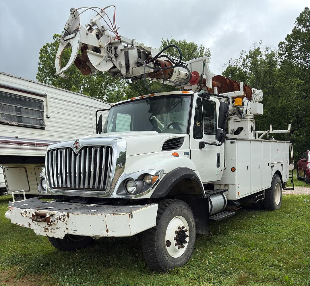 Image of International 7300 Primary image