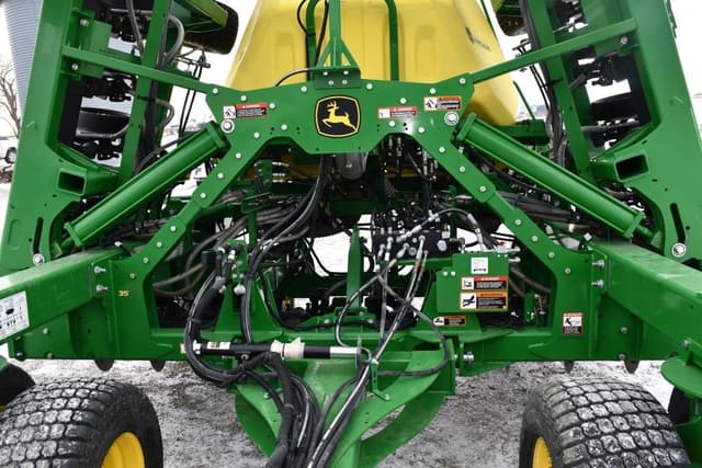 Image of John Deere N536C equipment image 2