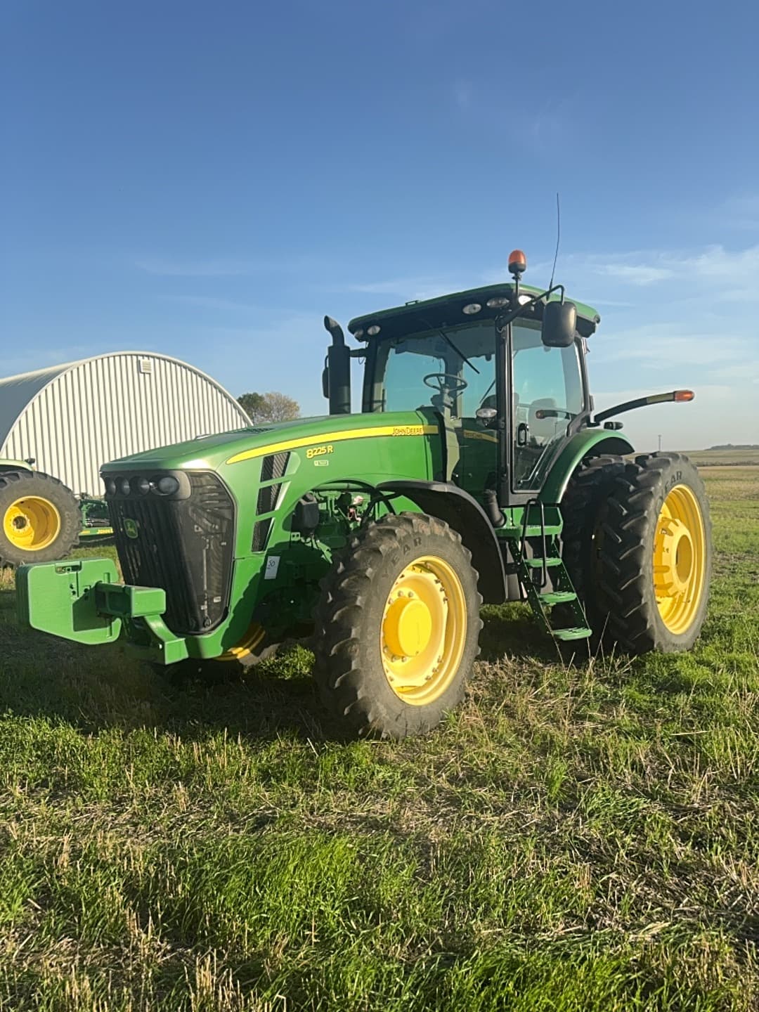 Image of John Deere 8225R Primary image