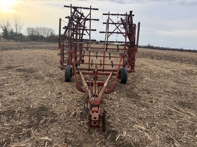 Image of Melroe 420 equipment image 2