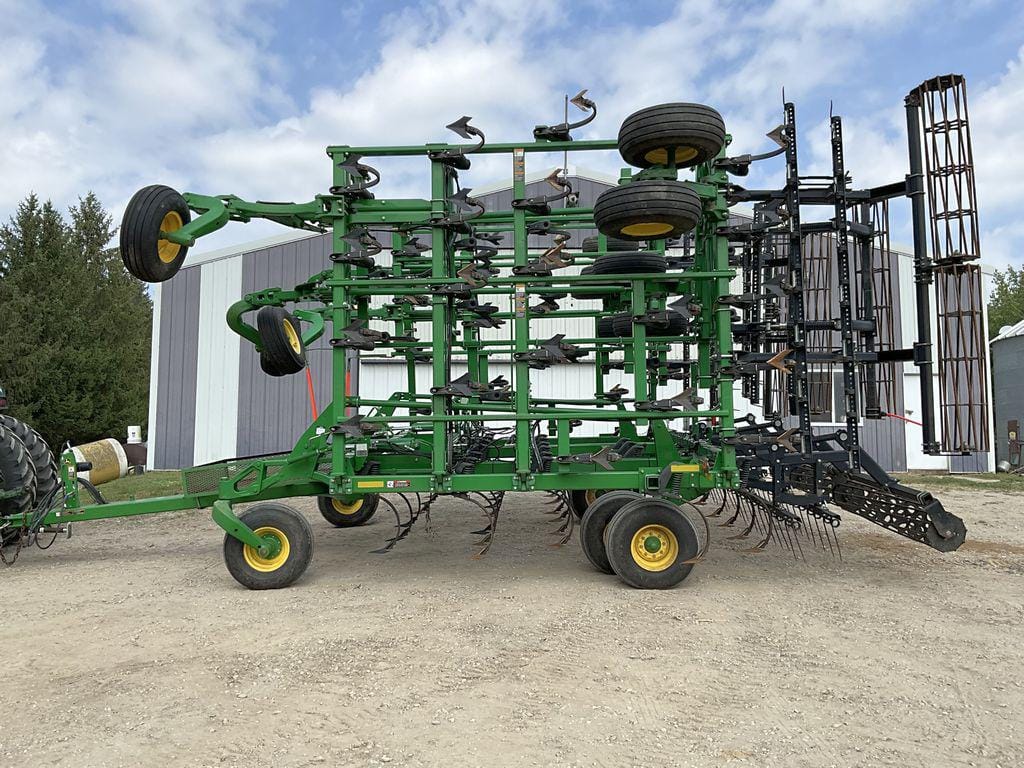 Main image John Deere 2210