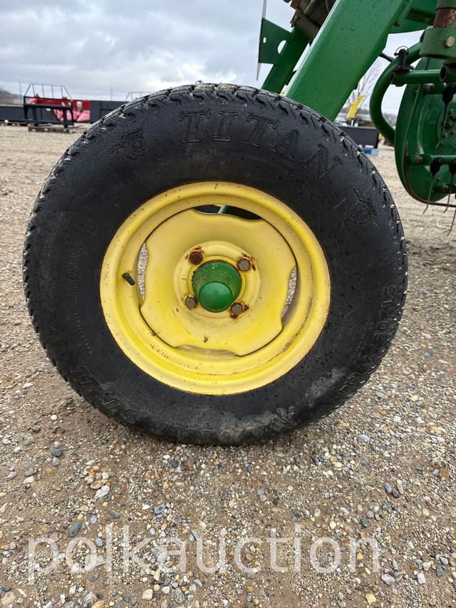 Image of John Deere 705 equipment image 3