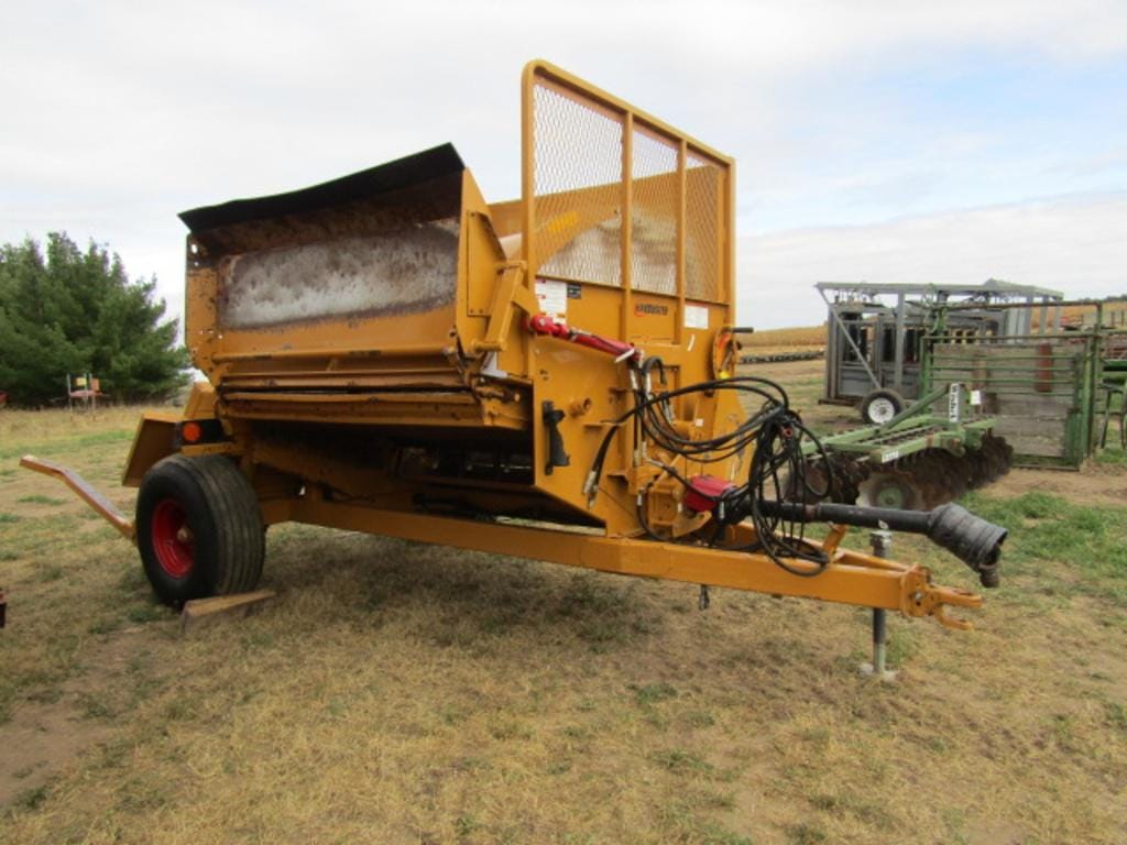 Haybuster 2660 Equipment Image0