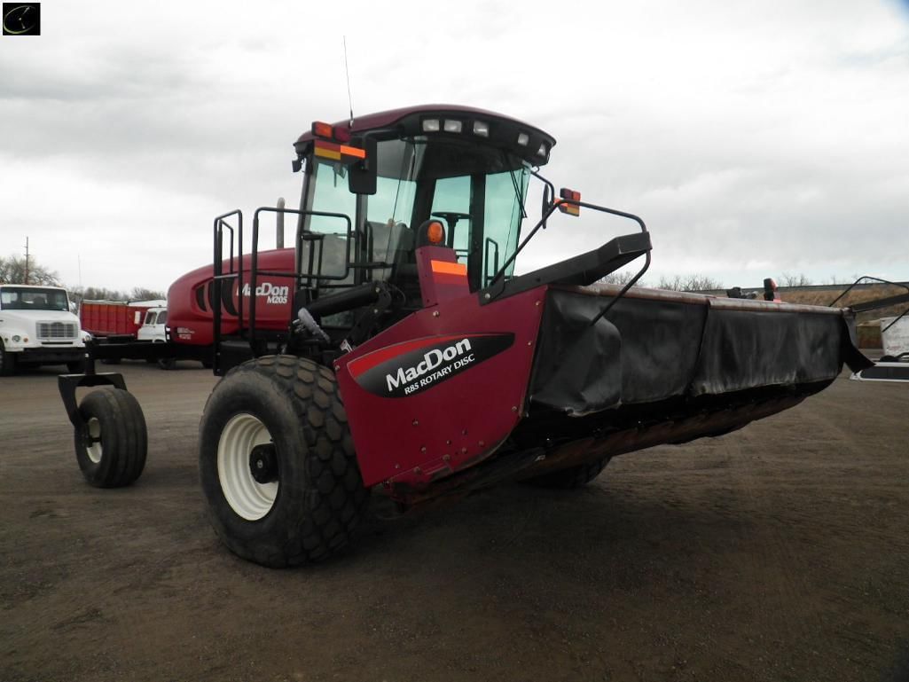 Main image MacDon M205