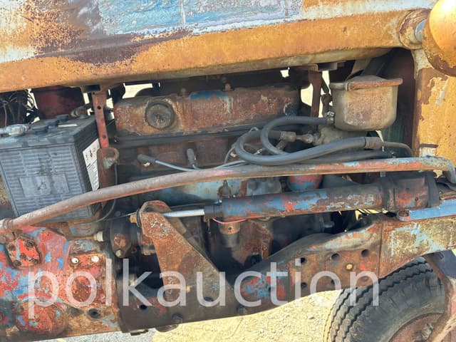 Image of Ford 971 equipment image 3