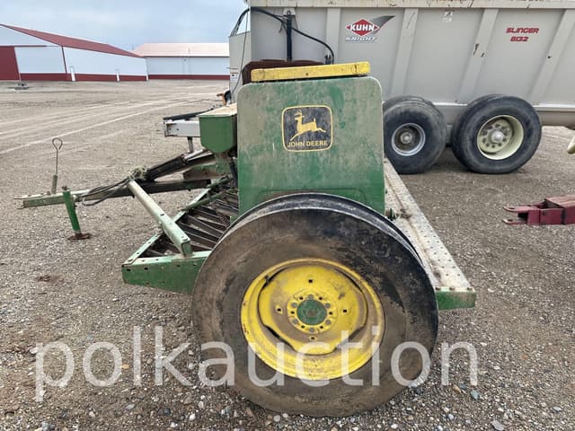 Image of John Deere 8250 equipment image 4