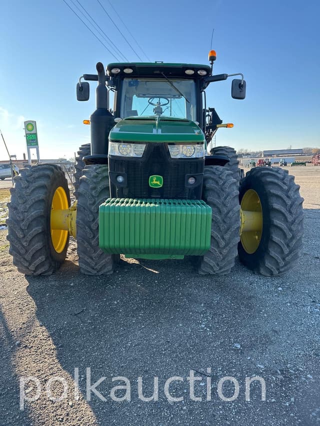 Image of John Deere 8400R equipment image 1