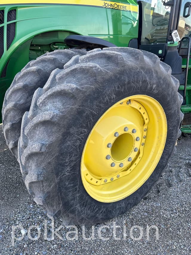 Image of John Deere 8400R equipment image 4