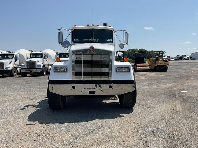 Image of Kenworth W900B equipment image 1