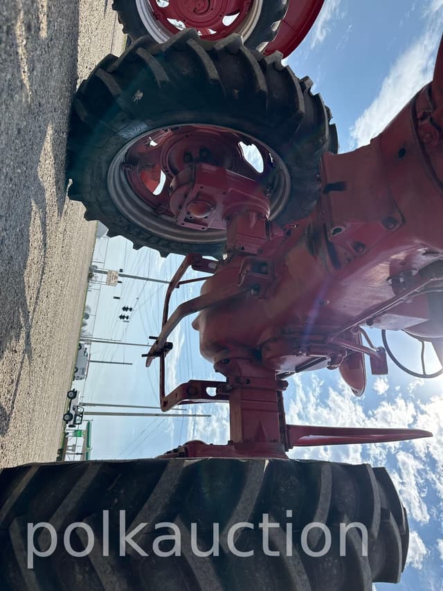 Image of Farmall MV equipment image 4