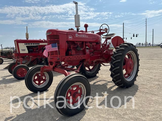 Image of Farmall MV equipment image 2