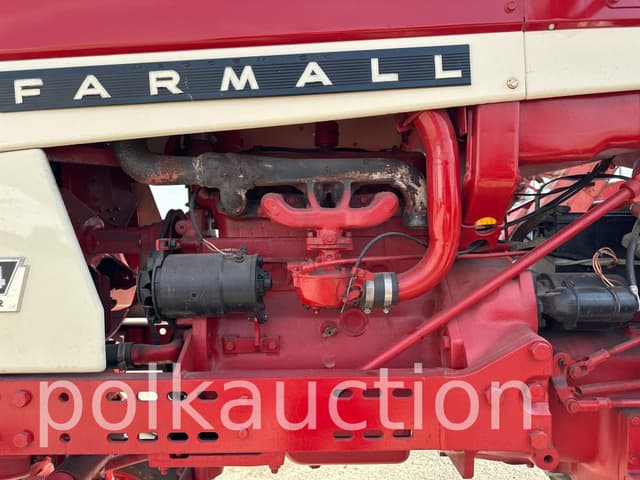 Image of Farmall 504 equipment image 4