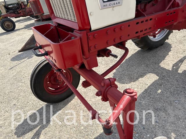 Image of Farmall 504 equipment image 3