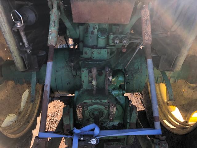 Image of John Deere 3140 equipment image 3