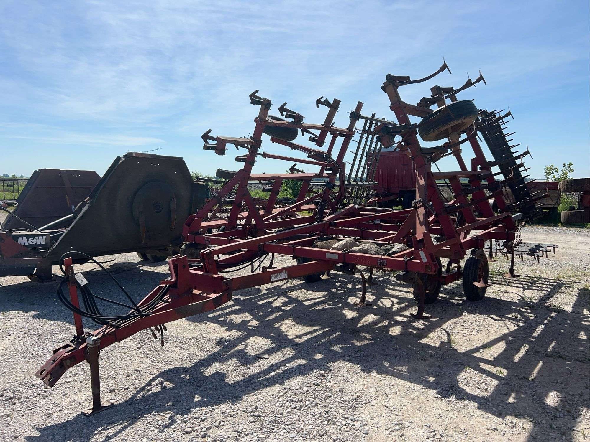 Case IH 4800 Equipment Image0