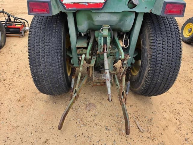 Image of John Deere 870 equipment image 4