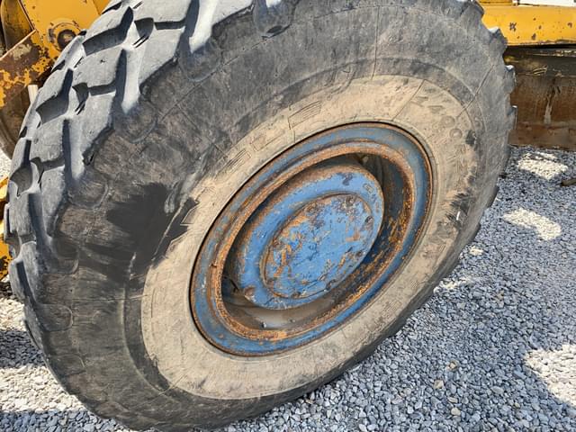 Image of John Deere 772A equipment image 4