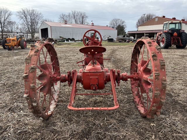 Image of Farmall F-12 equipment image 4