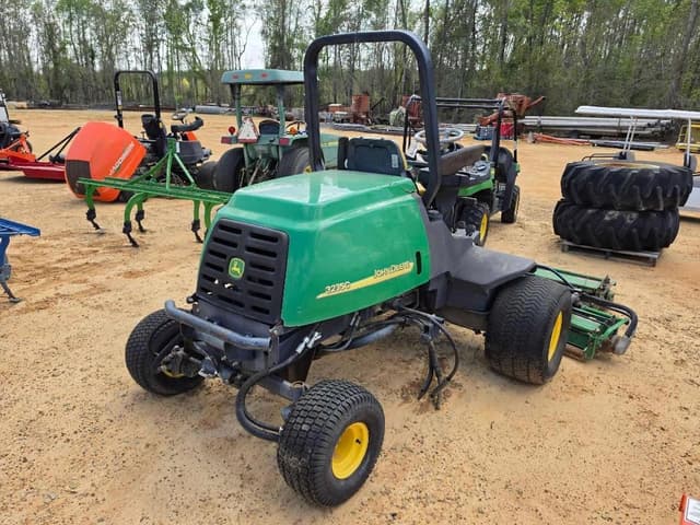 Image of John Deere 3235C equipment image 2