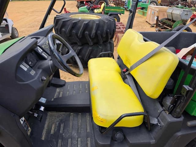 Image of John Deere XUV 550 equipment image 4