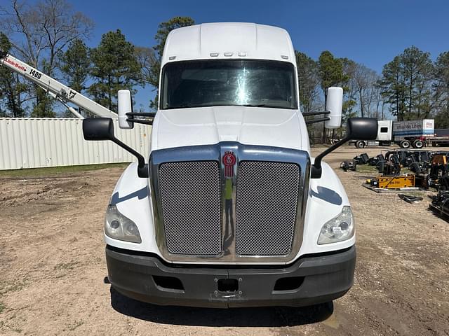 Image of Kenworth T680 equipment image 1