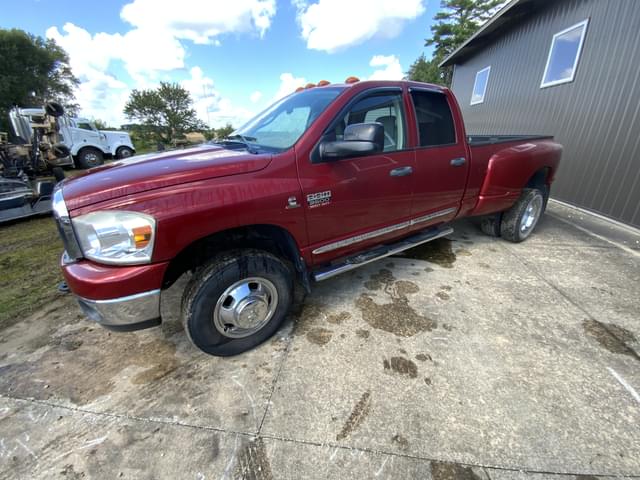 Image of Dodge Ram 3500 equipment image 3