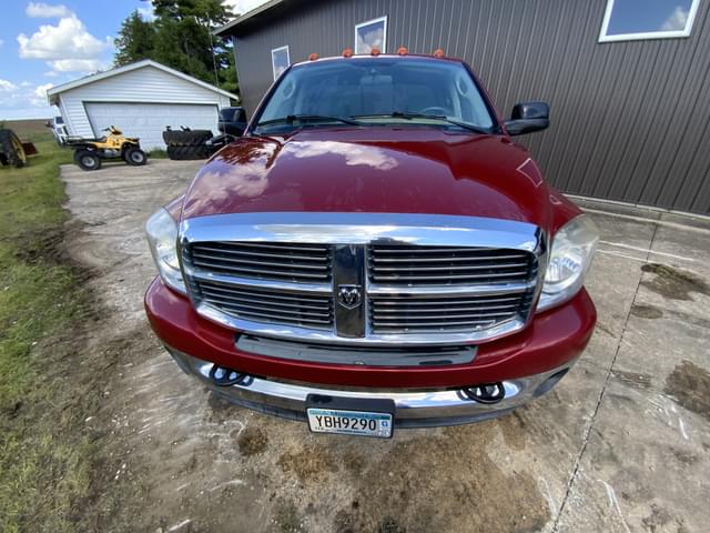 Image of Dodge Ram 3500 equipment image 2