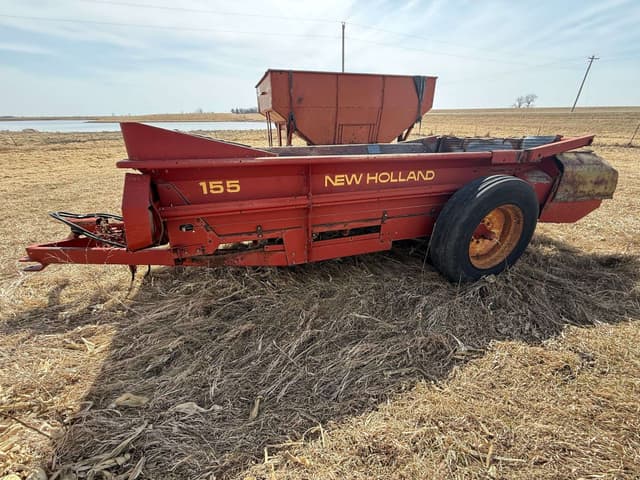 Image of New Holland 155 equipment image 4