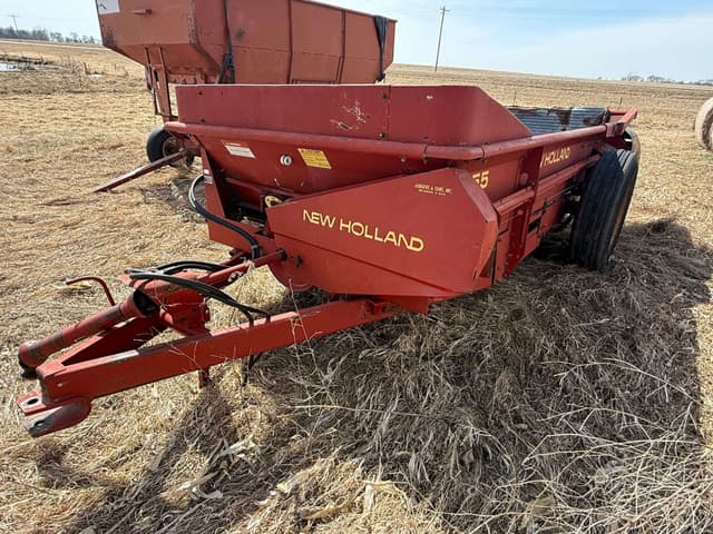 Image of New Holland 155 equipment image 3