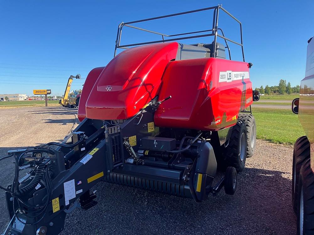 Image of Massey Ferguson LB2233 Primary image