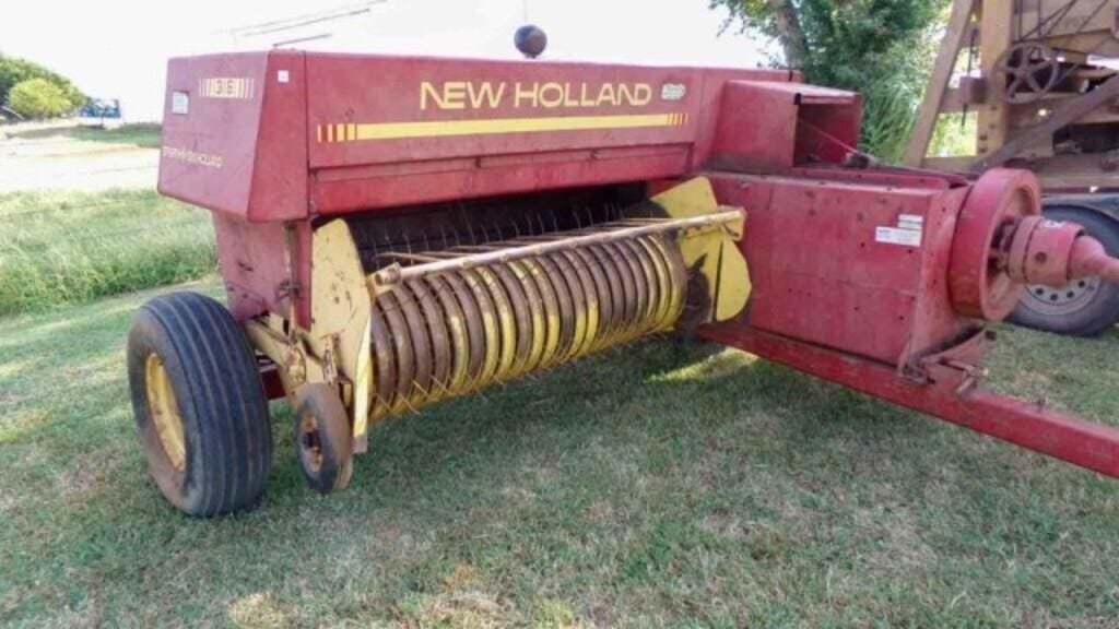 New Holland 316 Equipment Image0