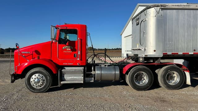 Image of Kenworth T800 equipment image 1